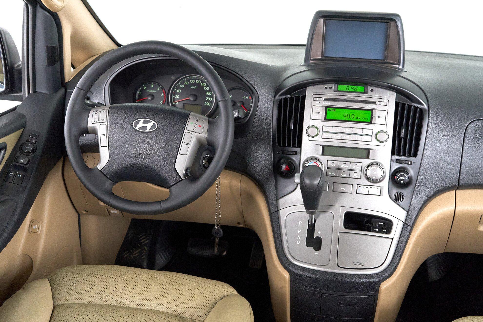 Hyundai Grand Starex 2011, черный