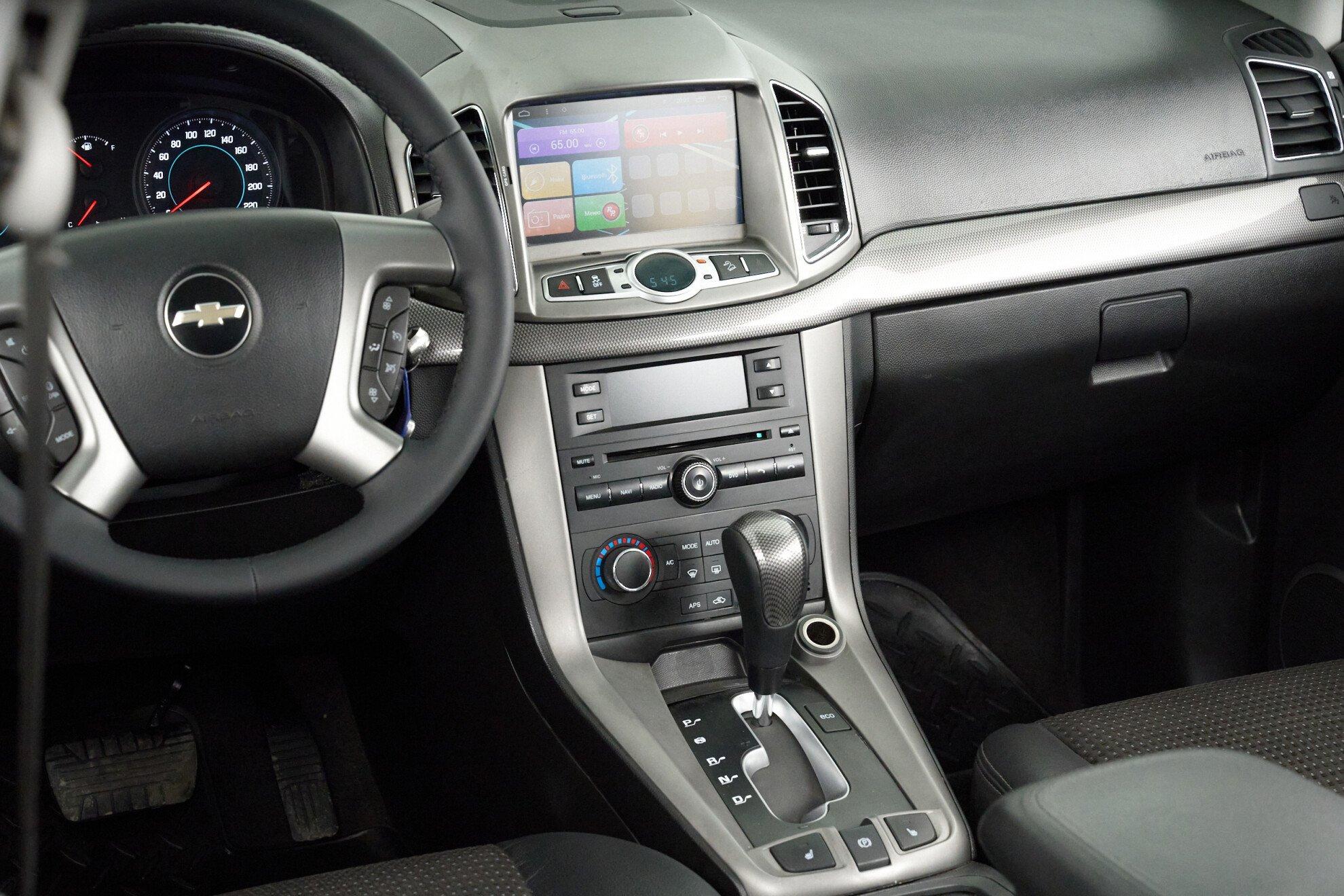 Chevrolet Captiva 2012, белый