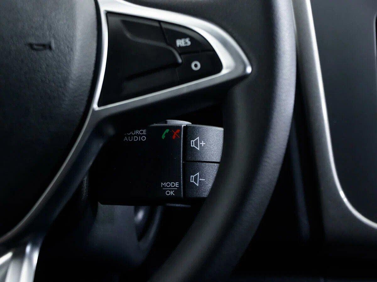 Renault Sandero 2020, серебряный