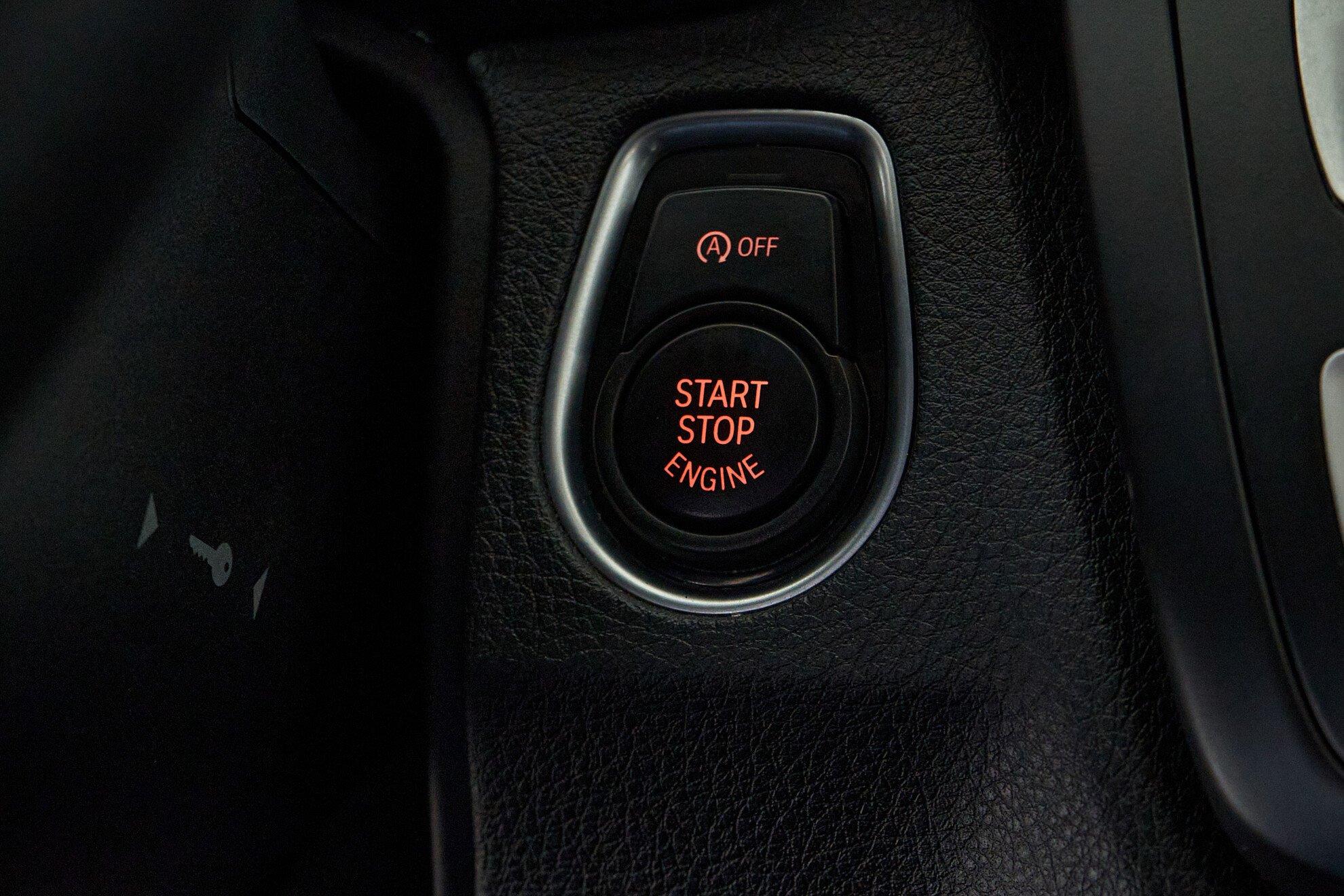 BMW 3 серии 2013, белый