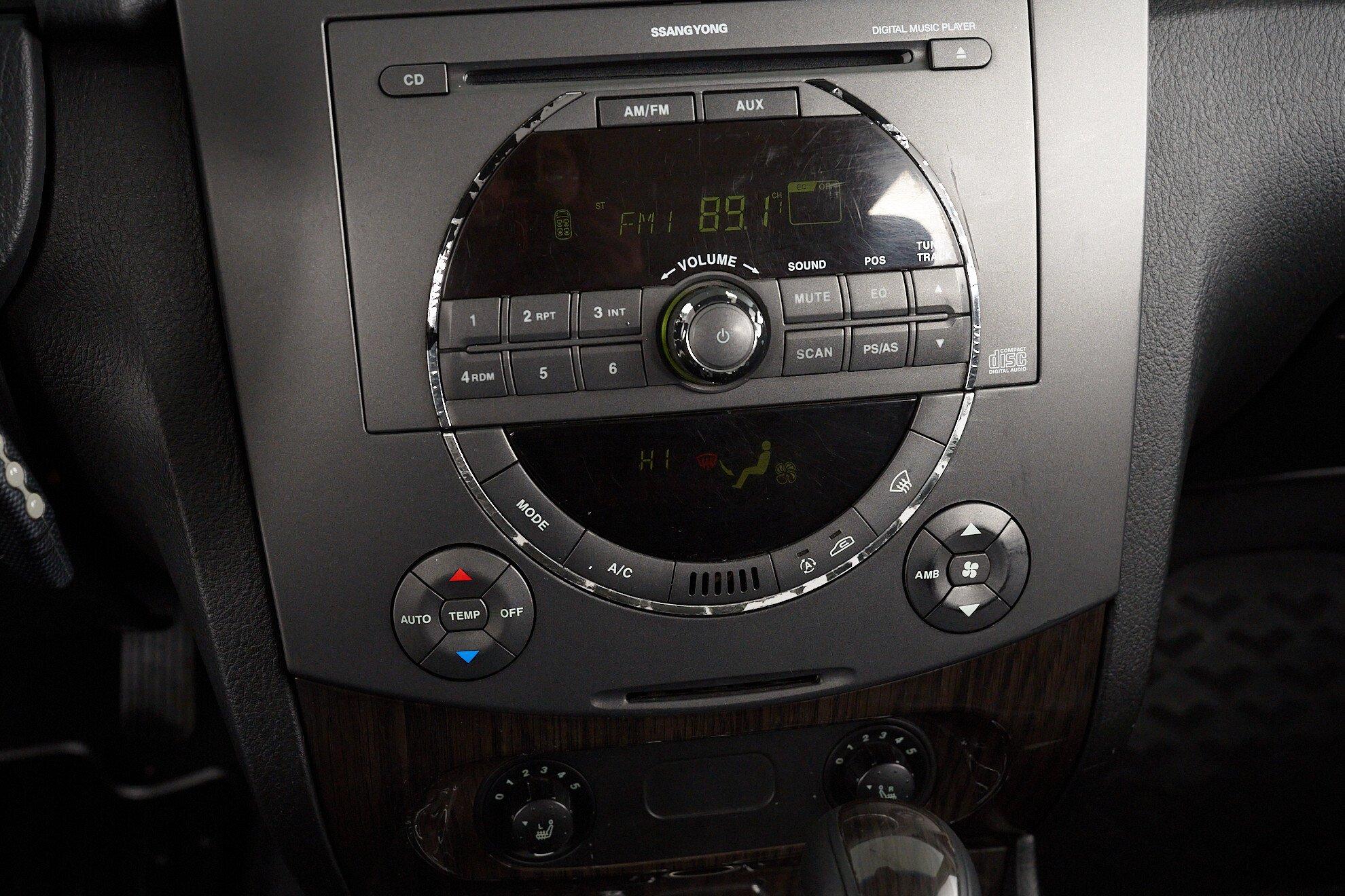 SsangYong Rexton 2010, пурпурный