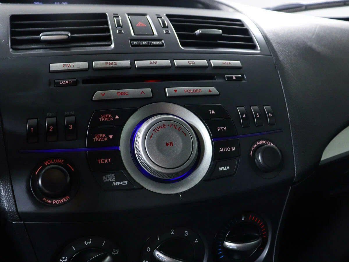 Mazda 3 2012, белый