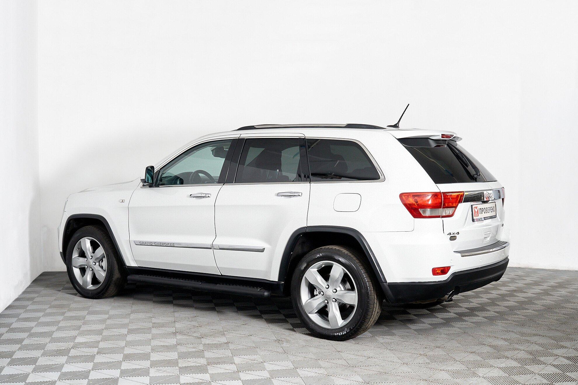 Jeep Grand Cherokee 2012, белый