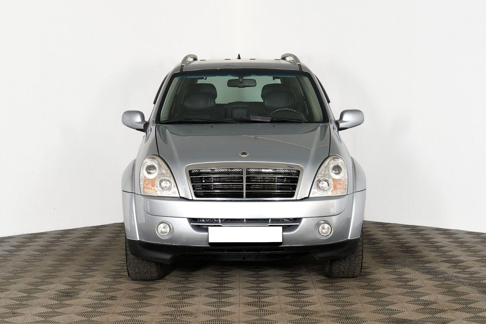 SsangYong Rexton 2009, серебряный