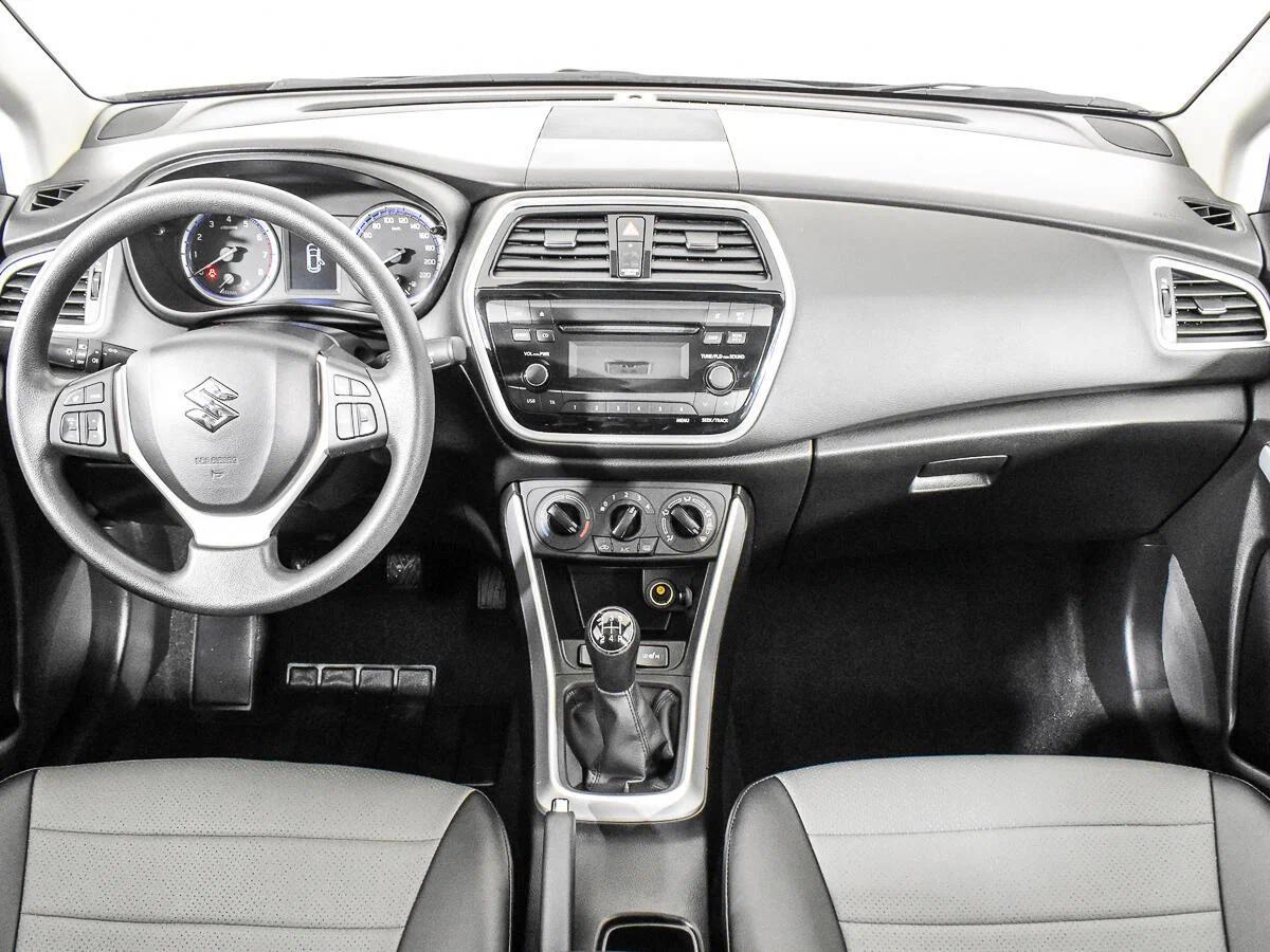 Suzuki SX4 2021, оранжевый