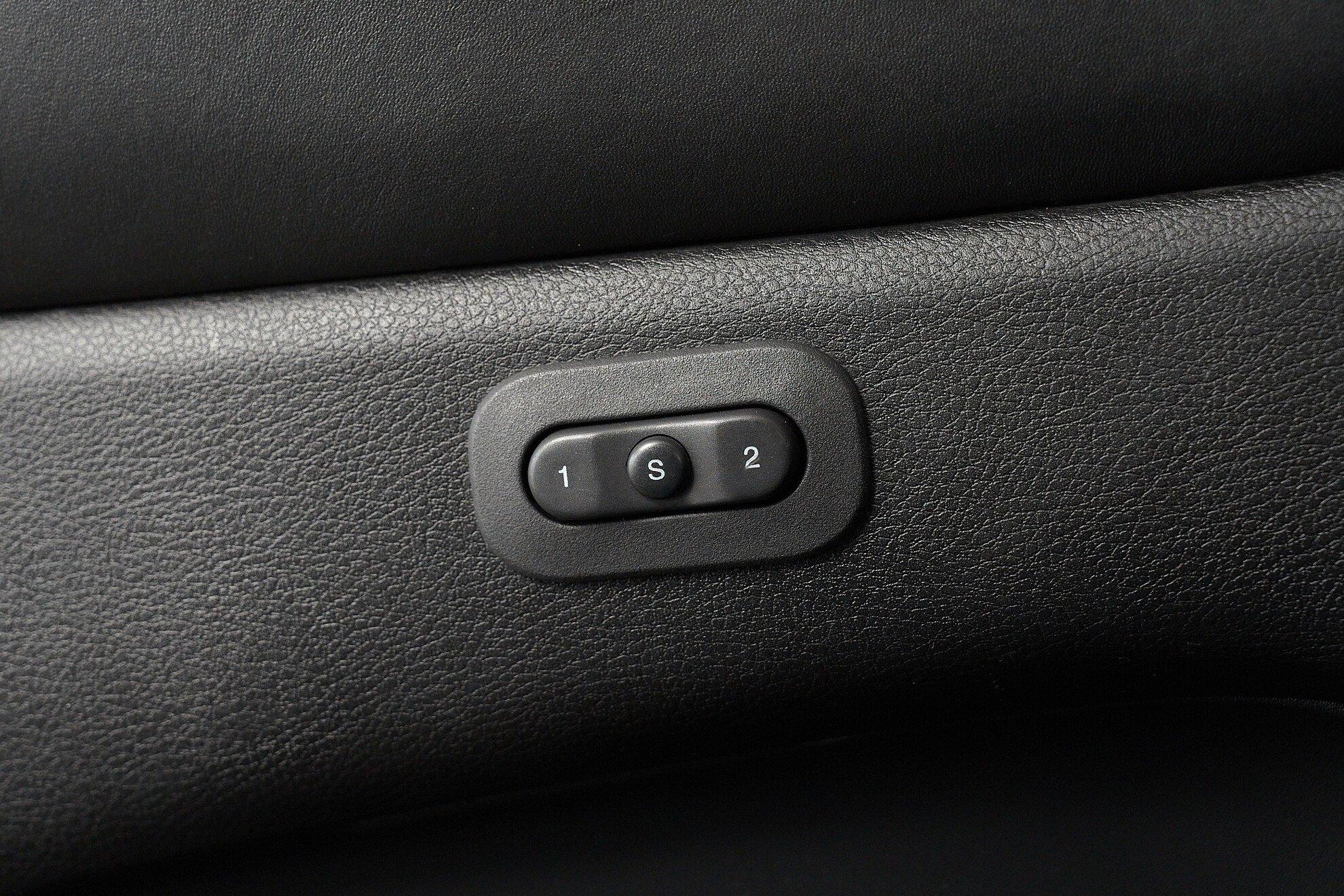 Jeep Grand Cherokee 2011, серый