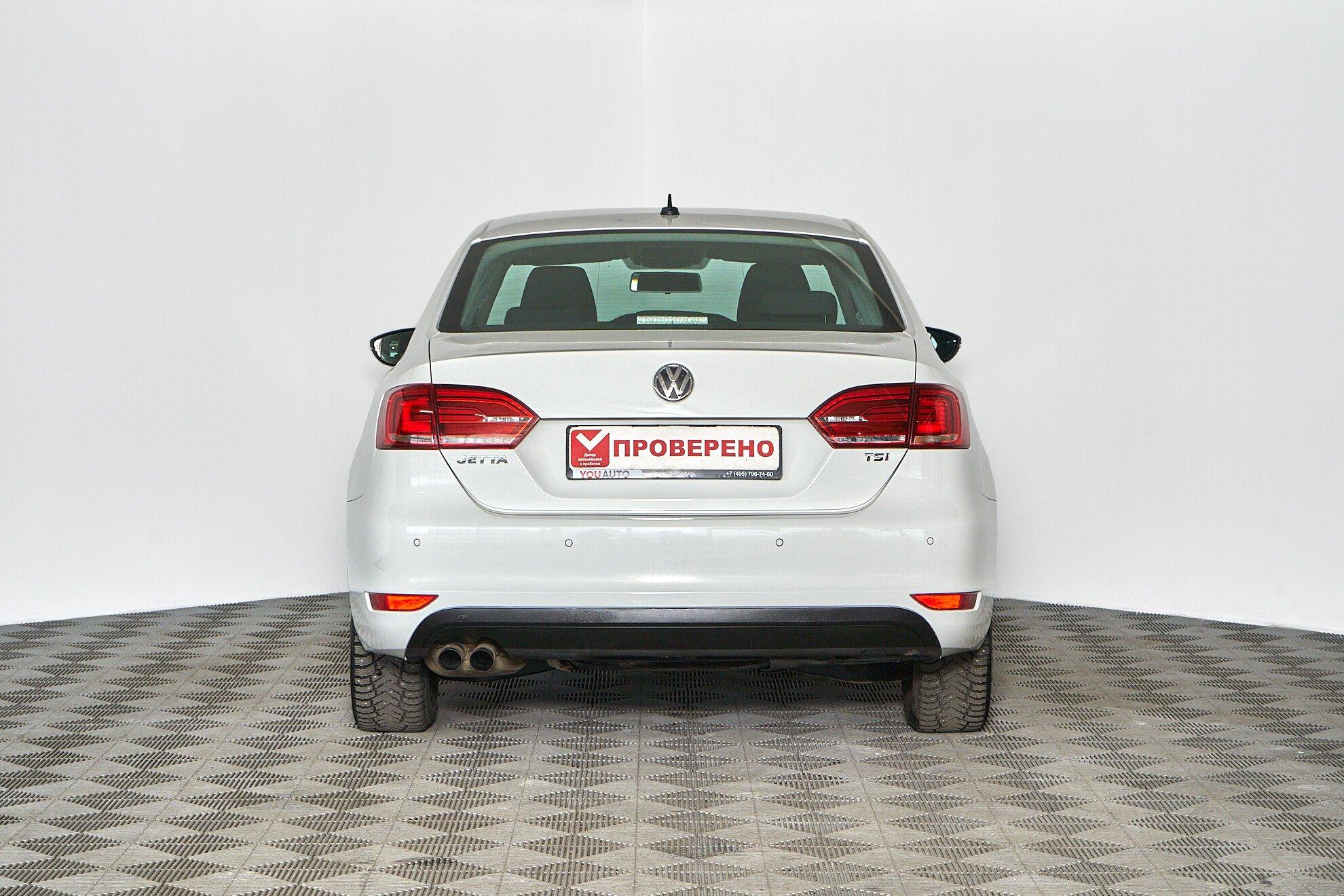 Volkswagen Jetta 2014, белый