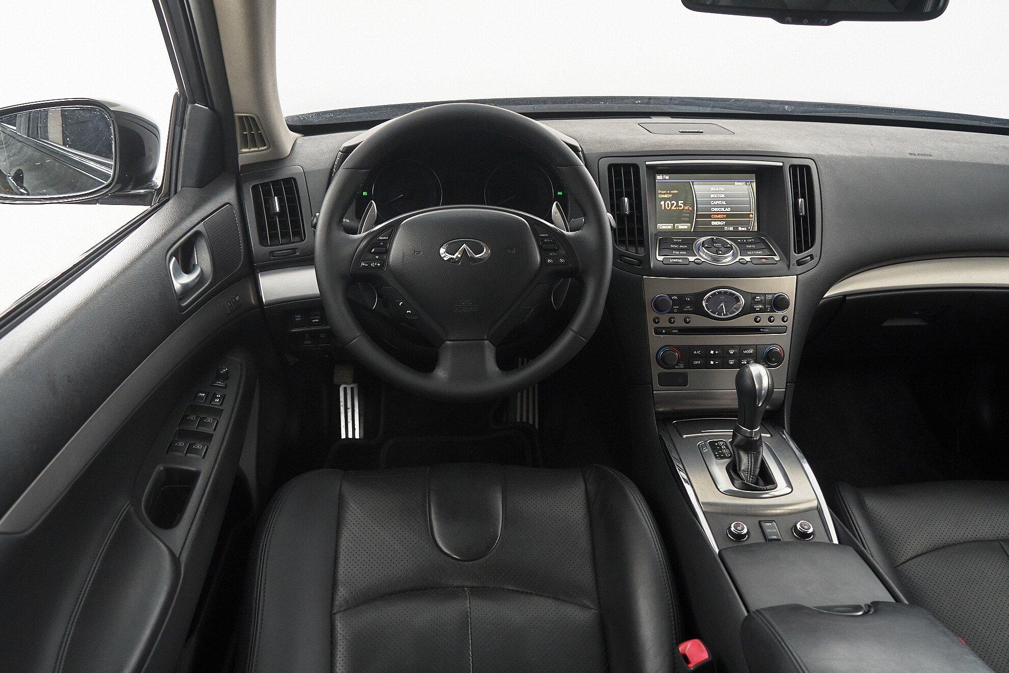 Infiniti G 2010, черный