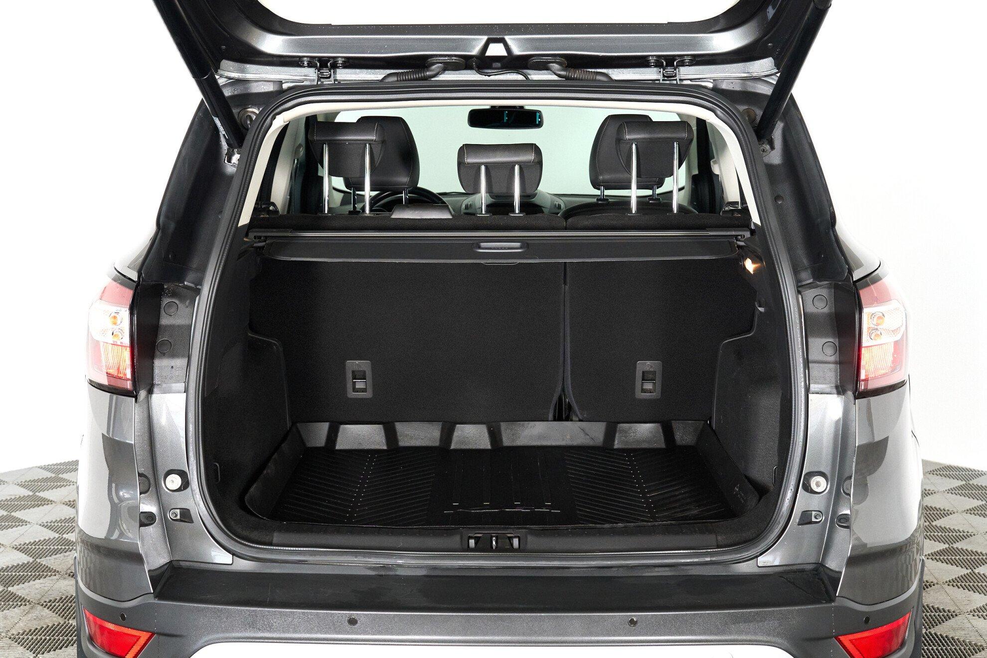 Ford Kuga 2018, серый