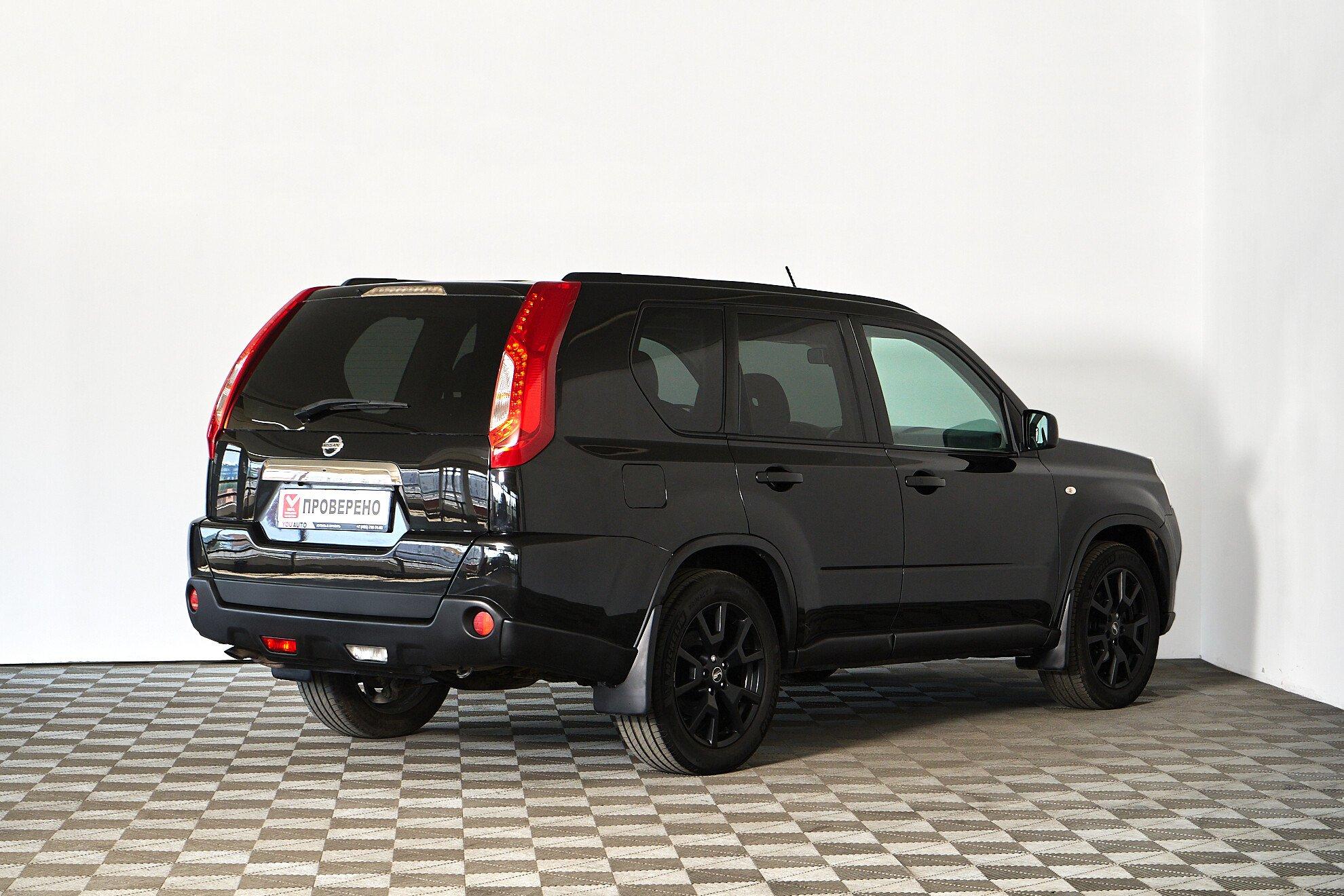 Nissan X-Trail 2011, черный