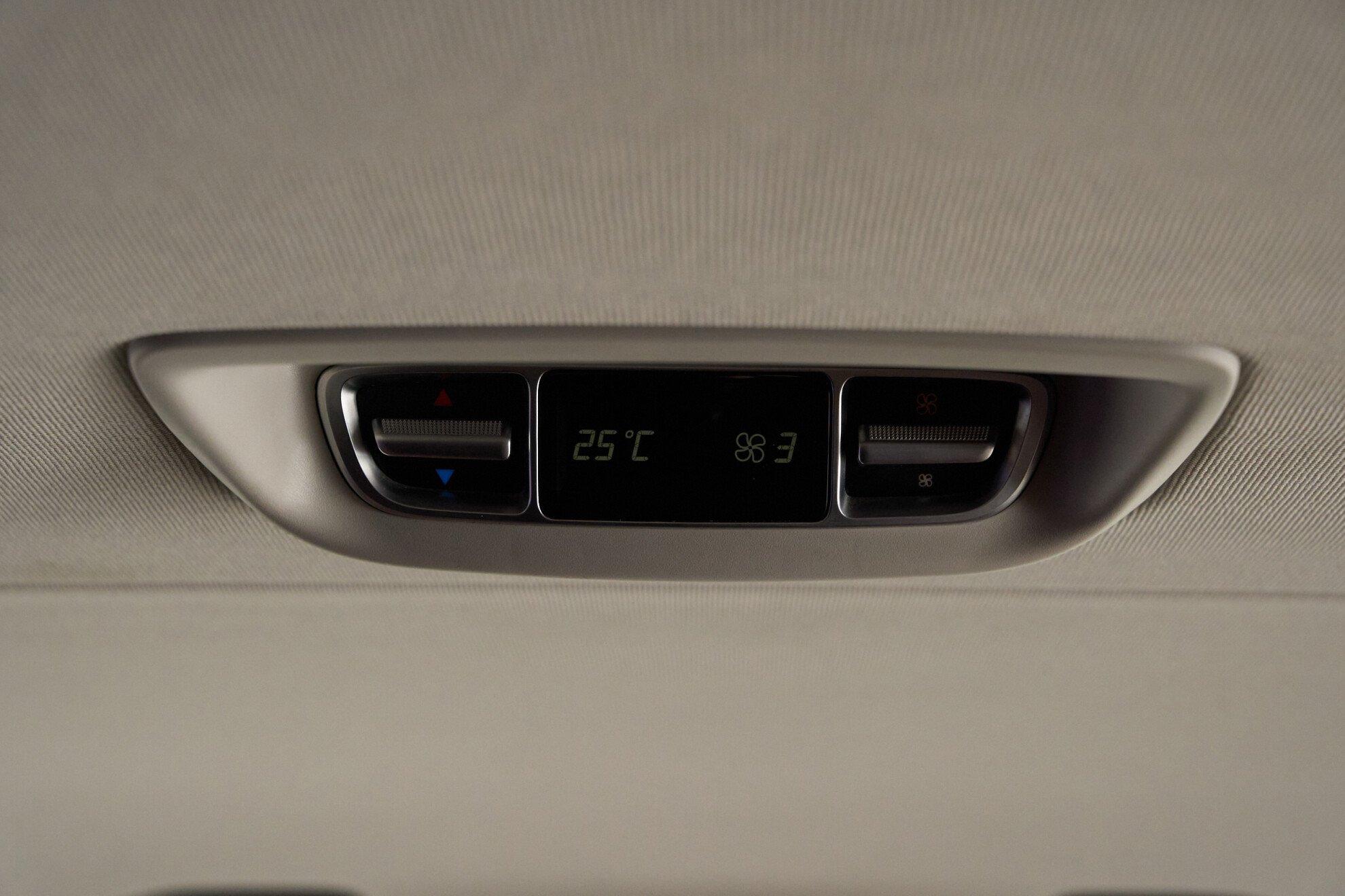 Mercedes-Benz V-Класс 2017, серебряный