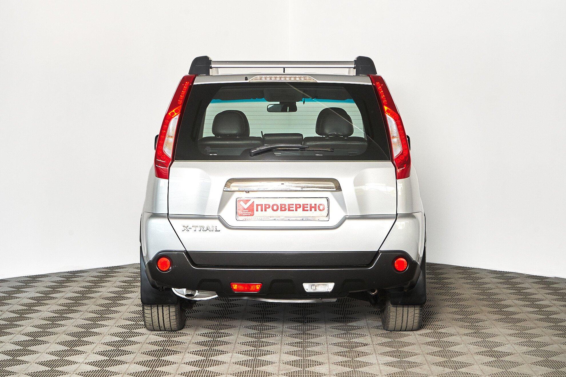 Nissan X-Trail 2011, серебряный