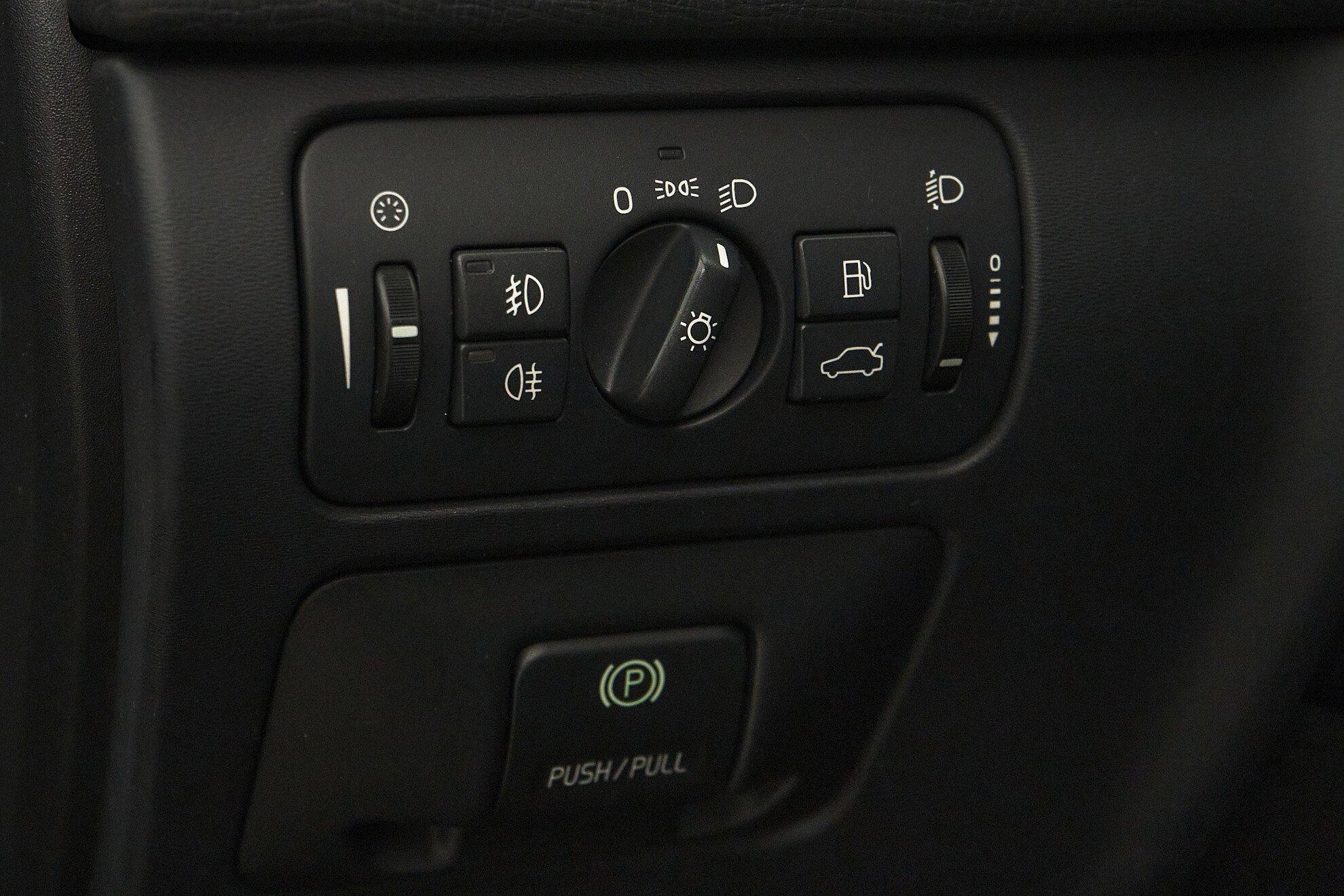 Volvo XC60 2013, серый