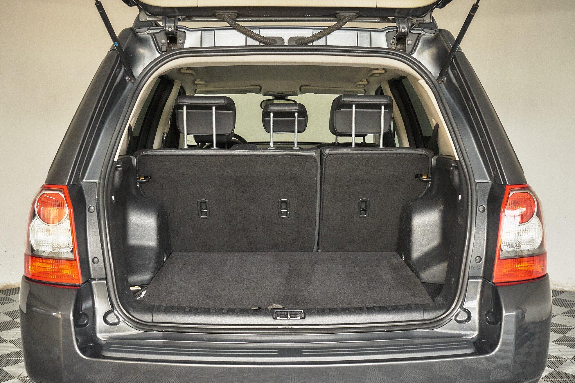 Land Rover Freelander 2010, серый