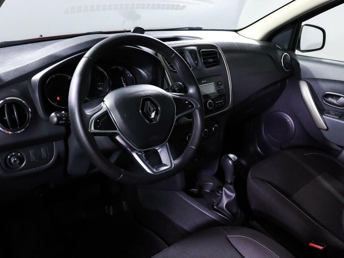 Renault Sandero 2021, красный