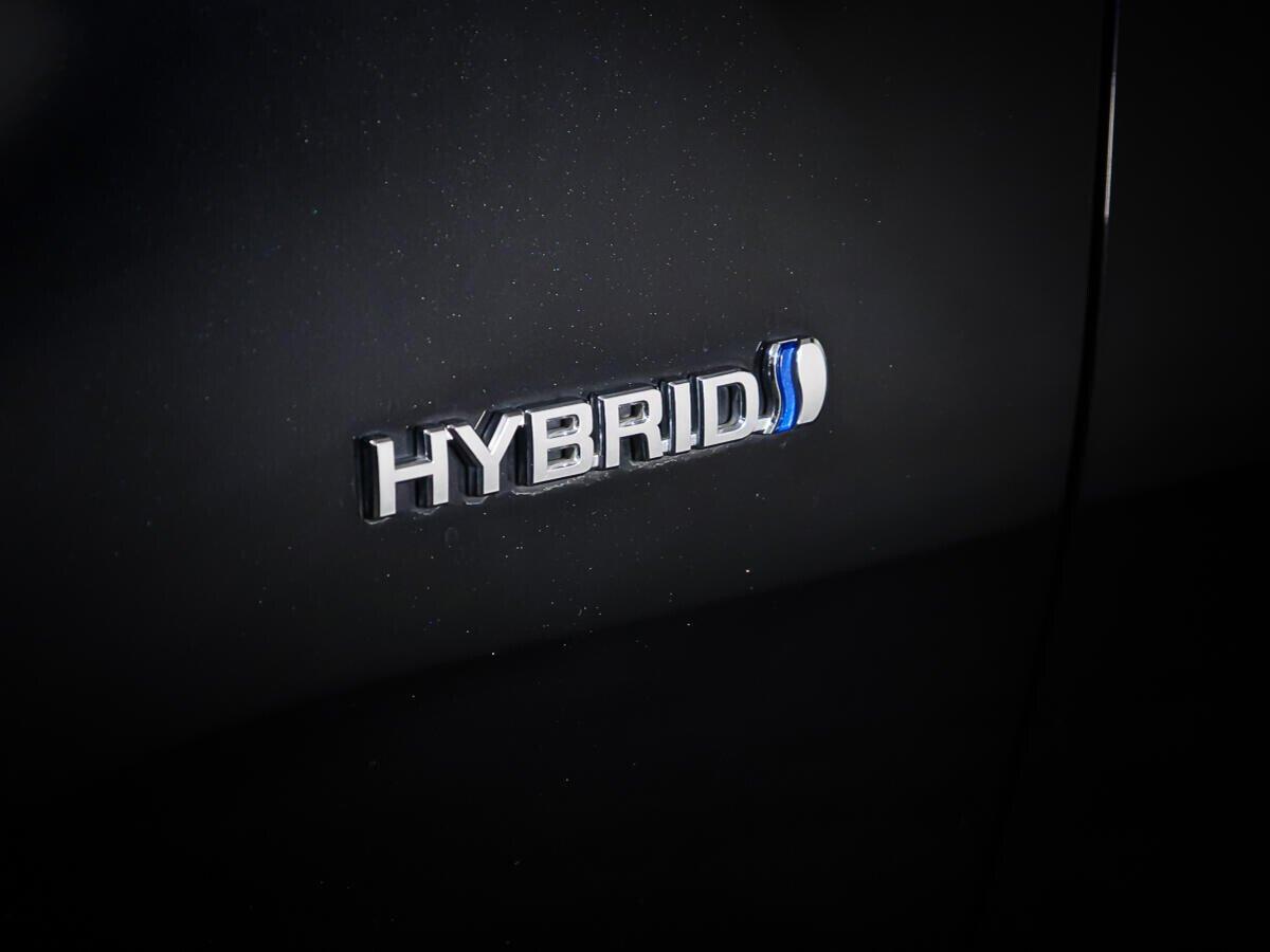 Toyota Prius 2020, черный