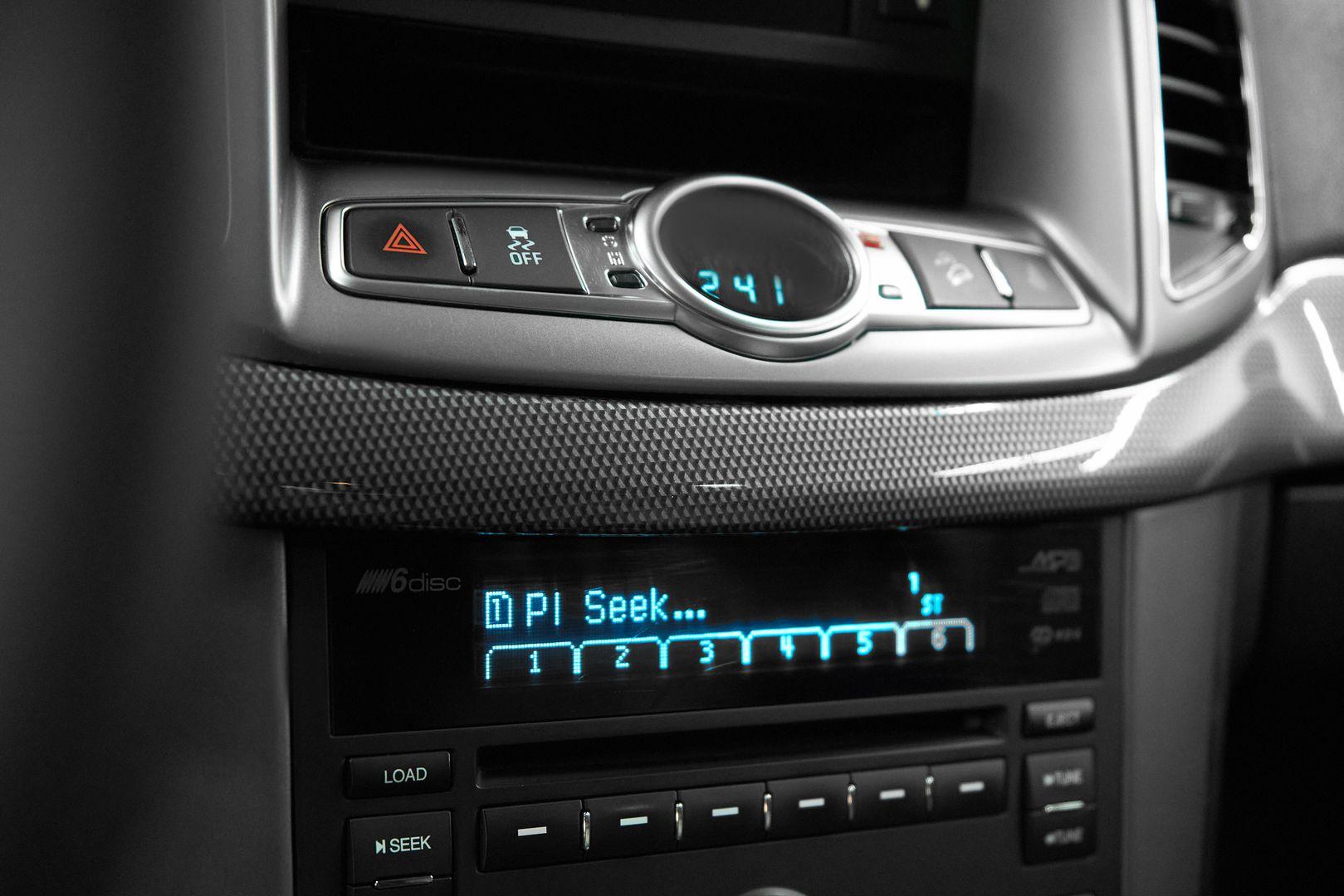 Chevrolet Captiva 2012, белый
