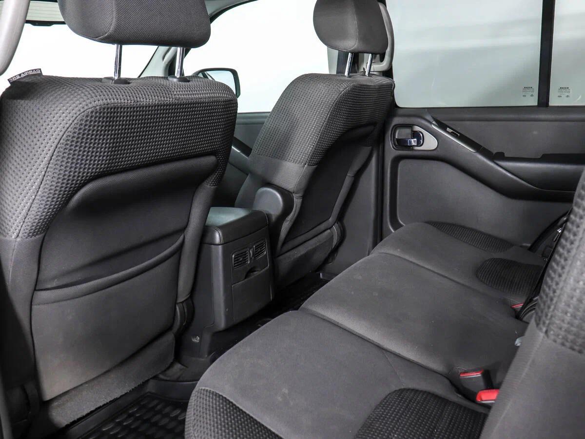 Nissan Pathfinder 2008, черный