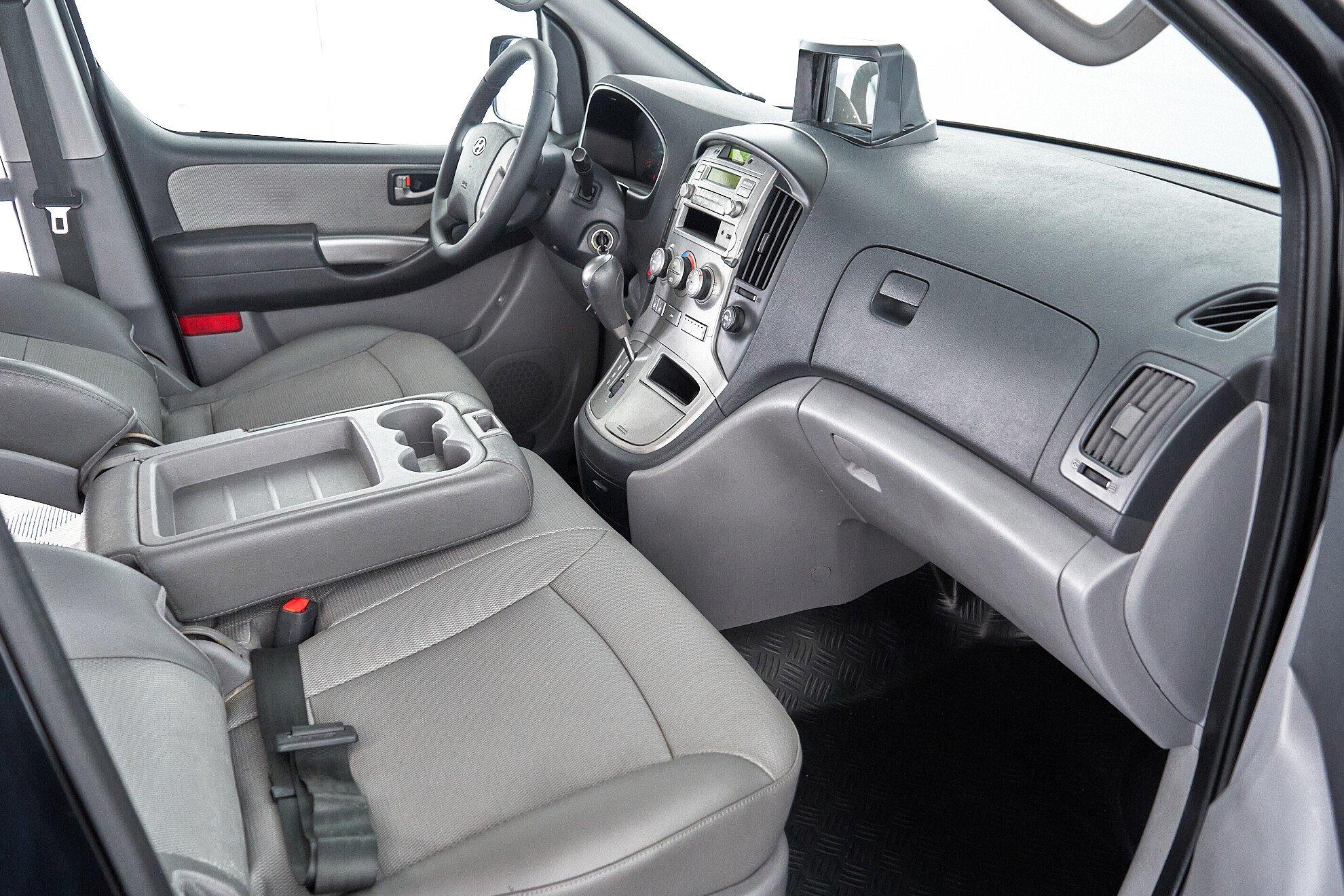 Hyundai Grand Starex 2011, черный