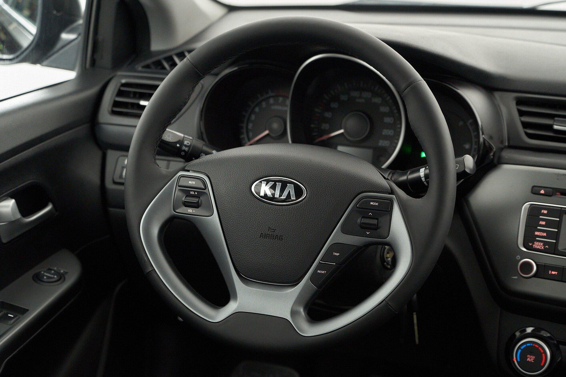 Kia Rio 2017, черный