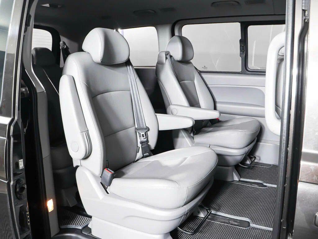 Hyundai Grand Starex 2019, коричневый