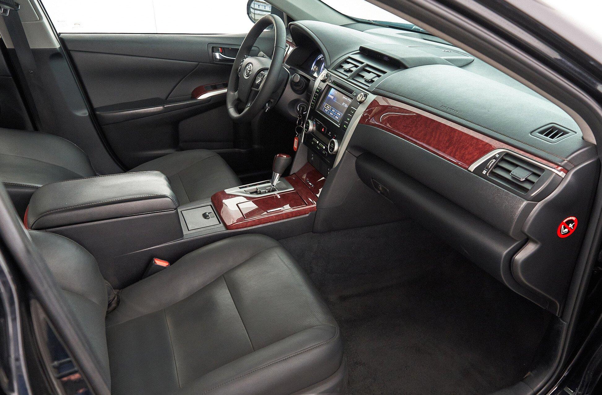Toyota Camry 2014, черный