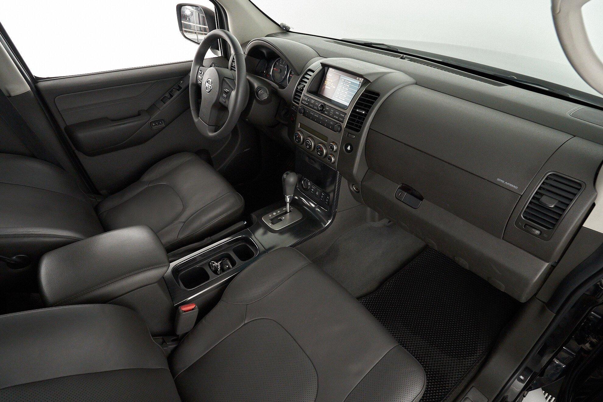 Nissan Pathfinder 2008, черный