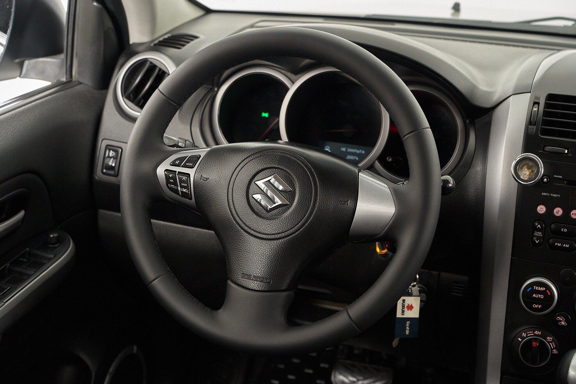 Suzuki Grand Vitara 2010, серебряный