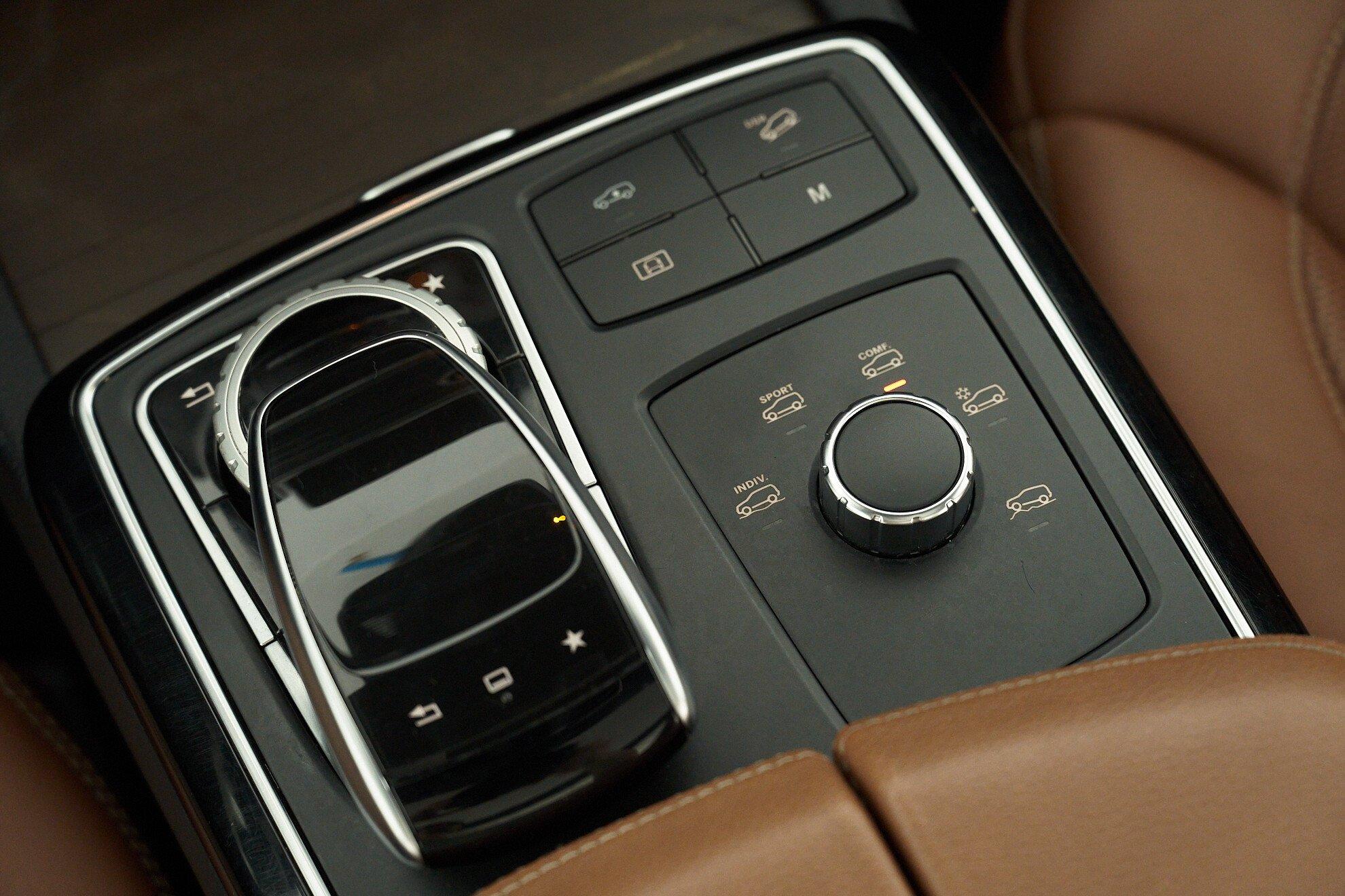 Mercedes-Benz GLS 2016, белый
