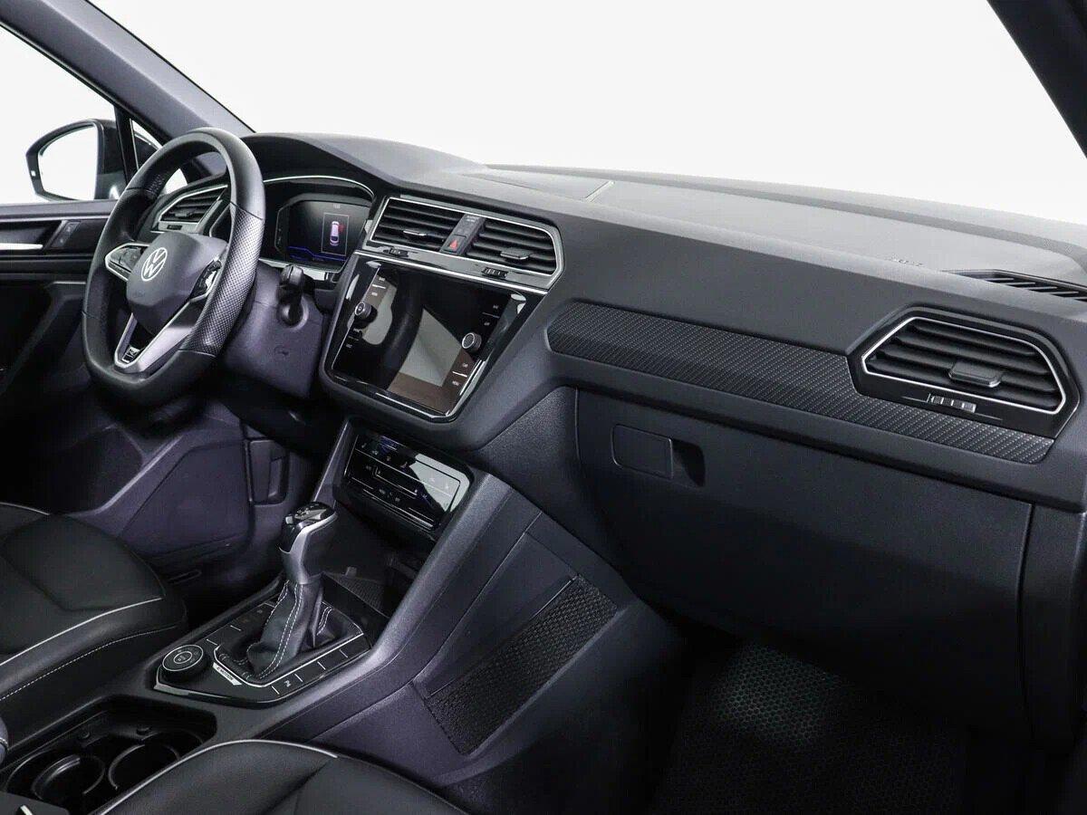 Volkswagen Tiguan 2021, черный
