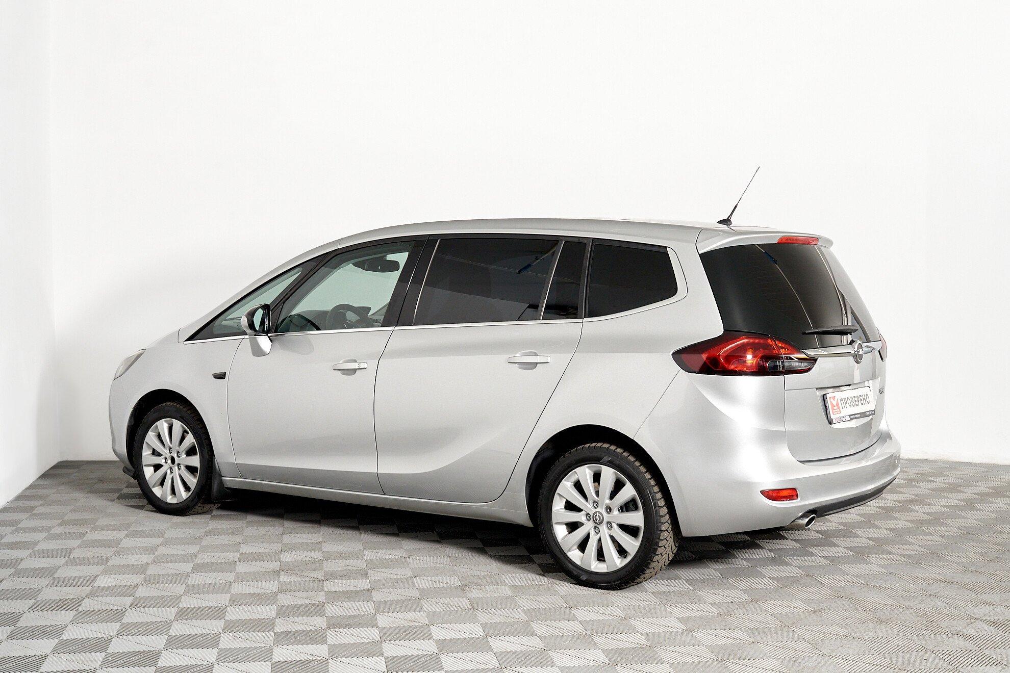 Opel Zafira 2015, серебряный