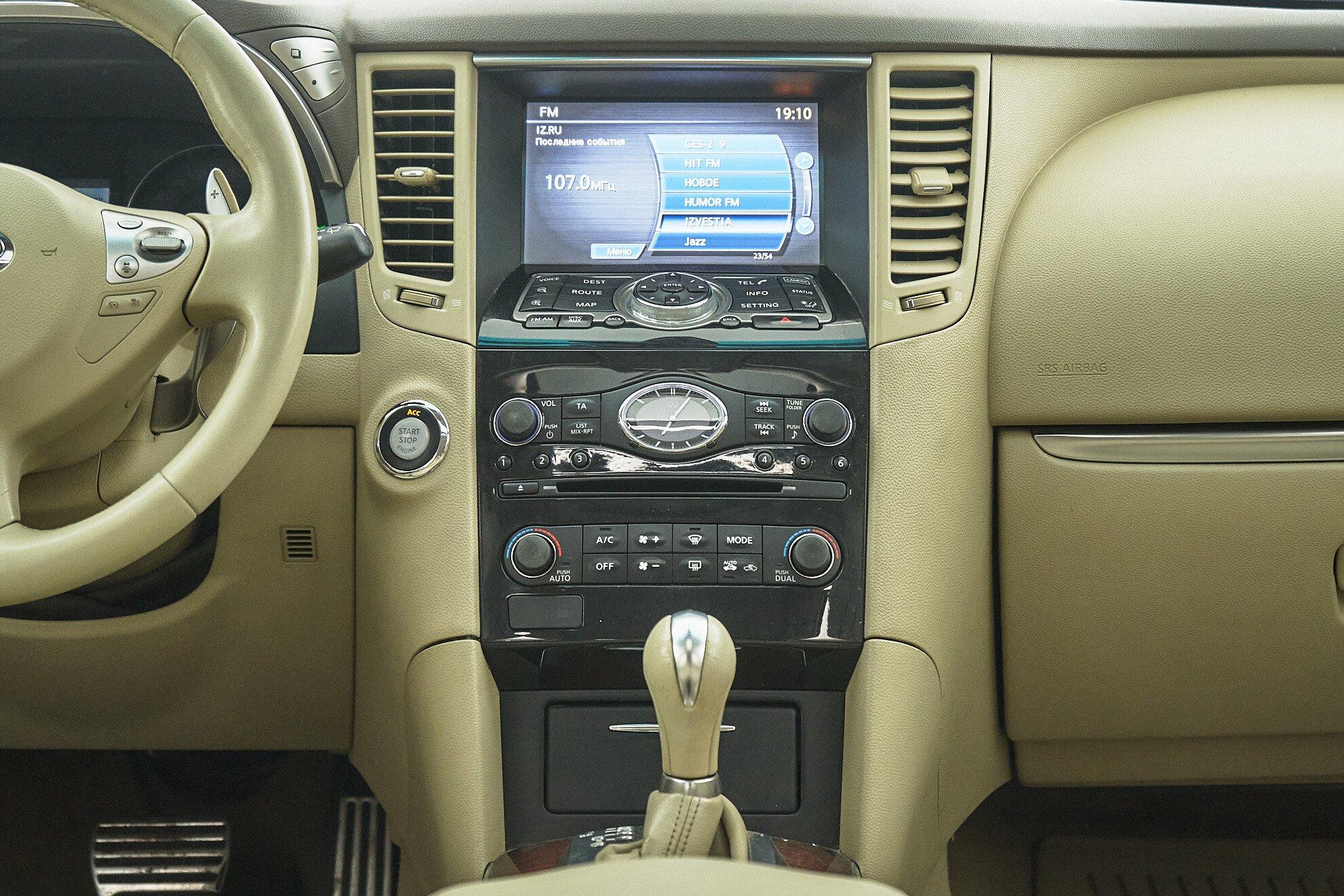 Infiniti FX 2012, серебряный