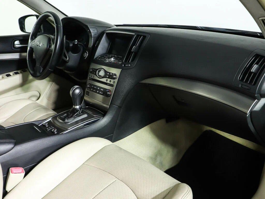 Infiniti G 2013, черный