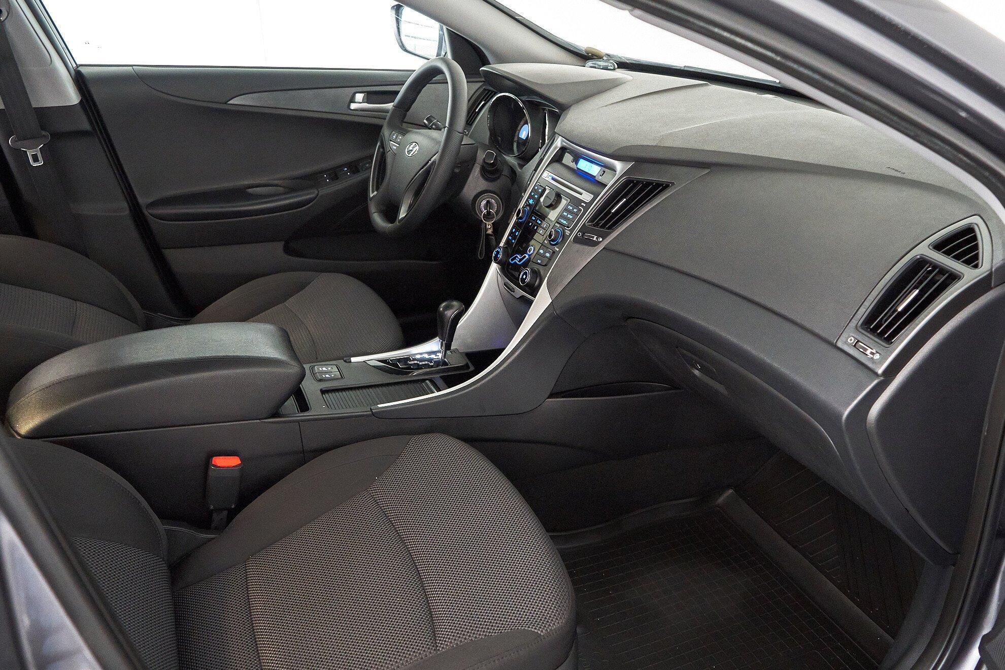 Hyundai Sonata 2012, серый