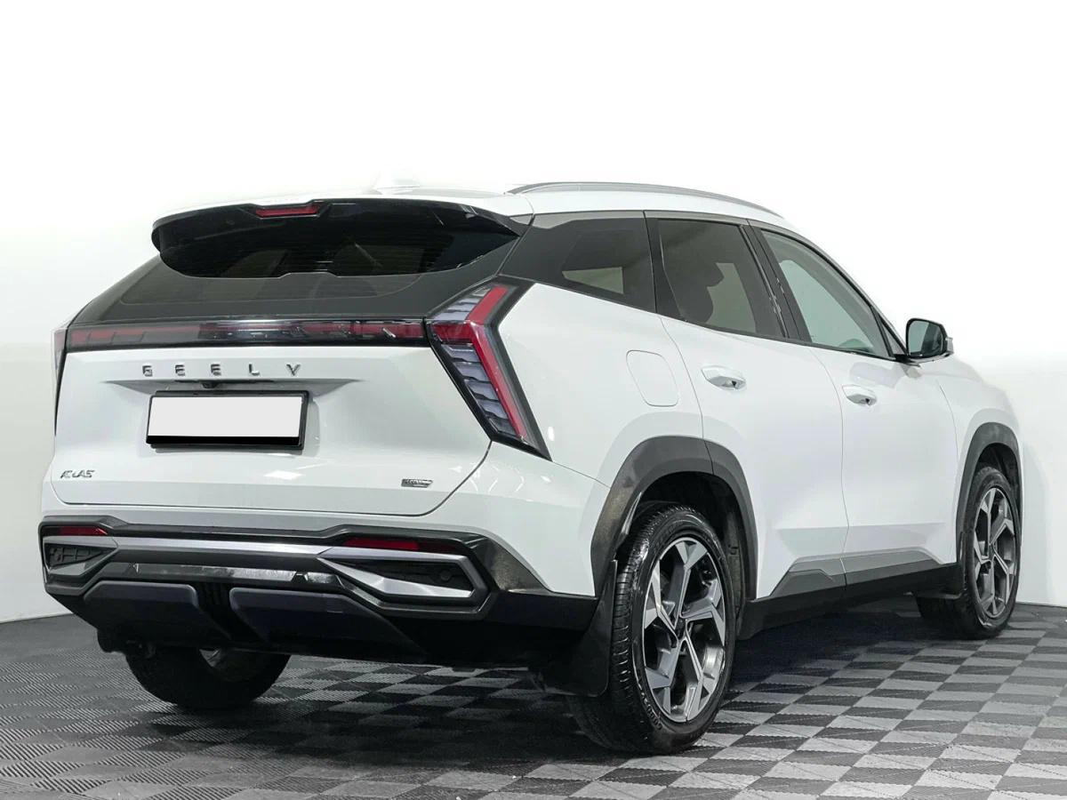 Geely Atlas 2024, белый