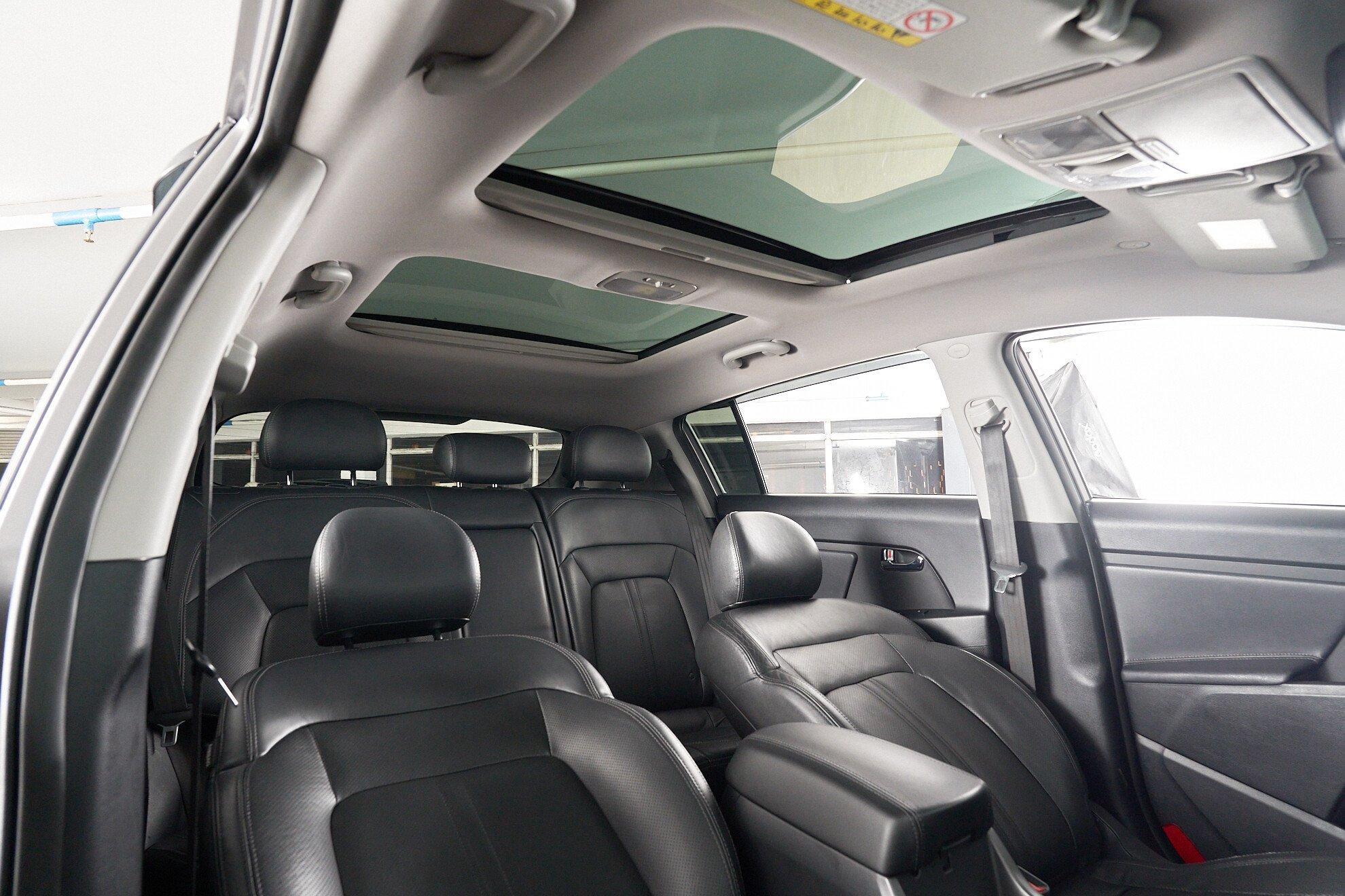 Kia Sportage 2011, серый