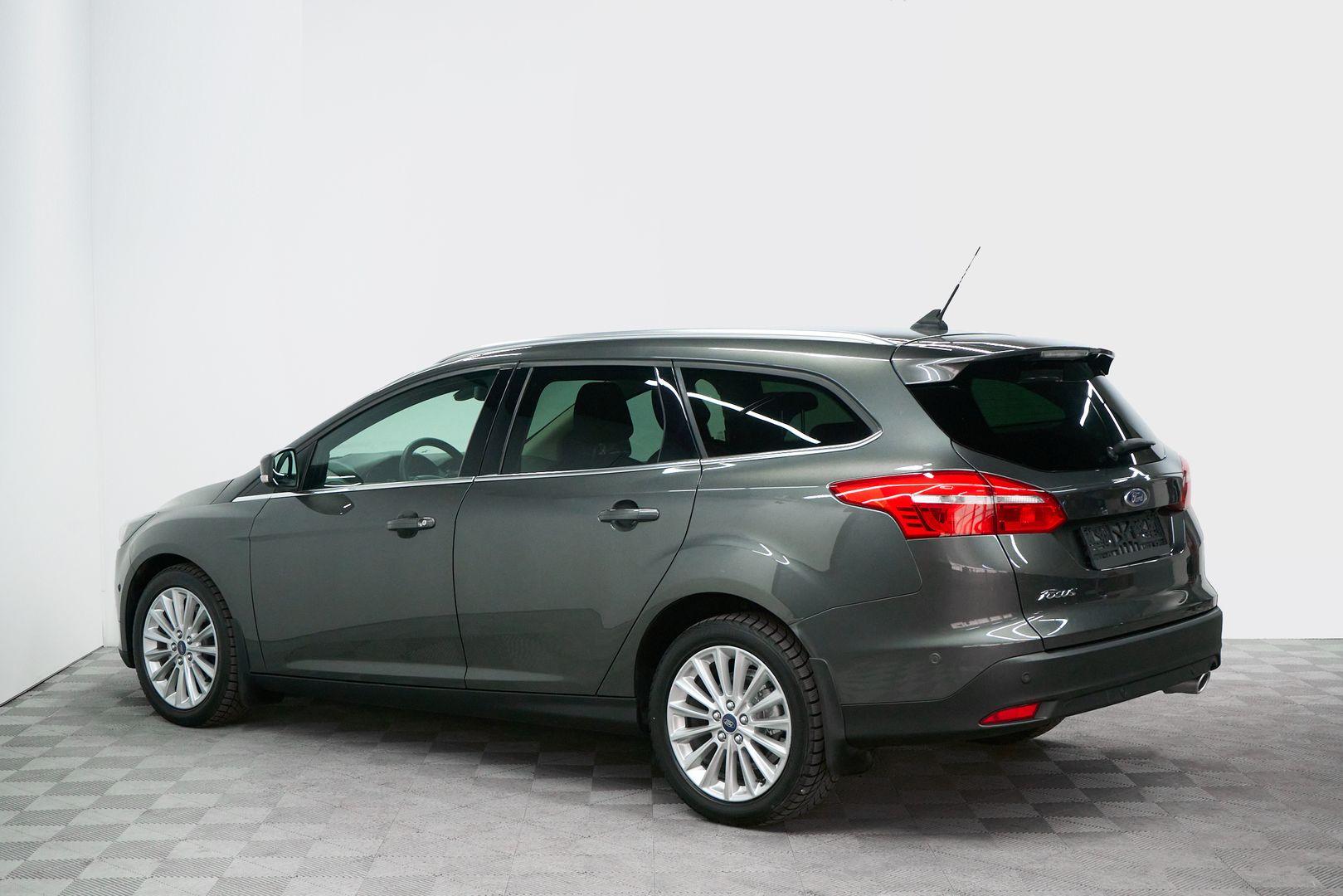 Ford Focus 2018, серый