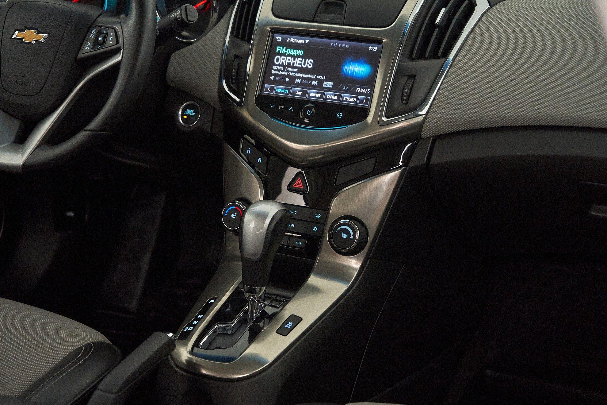 Chevrolet Cruze 2013, коричневый