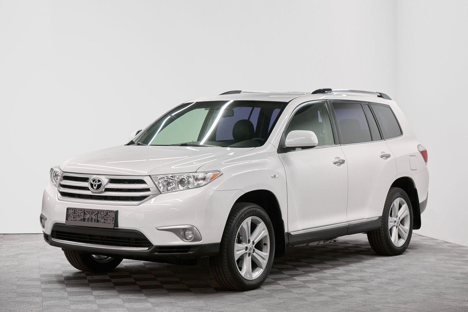 Toyota Highlander 2011, белый
