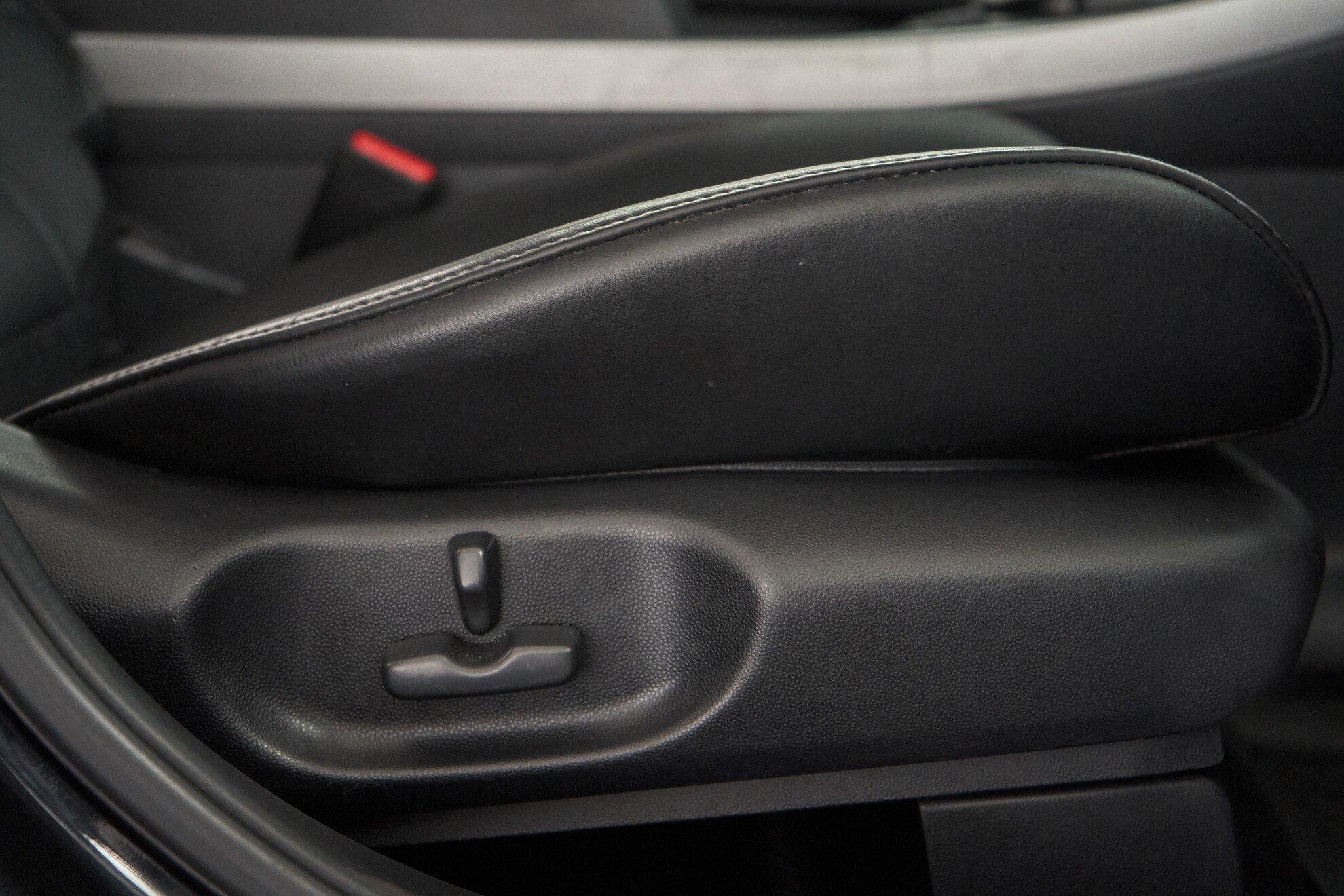 Mazda CX-7 2011, черный