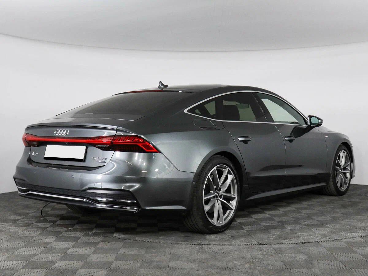 Audi A7 2021, серый