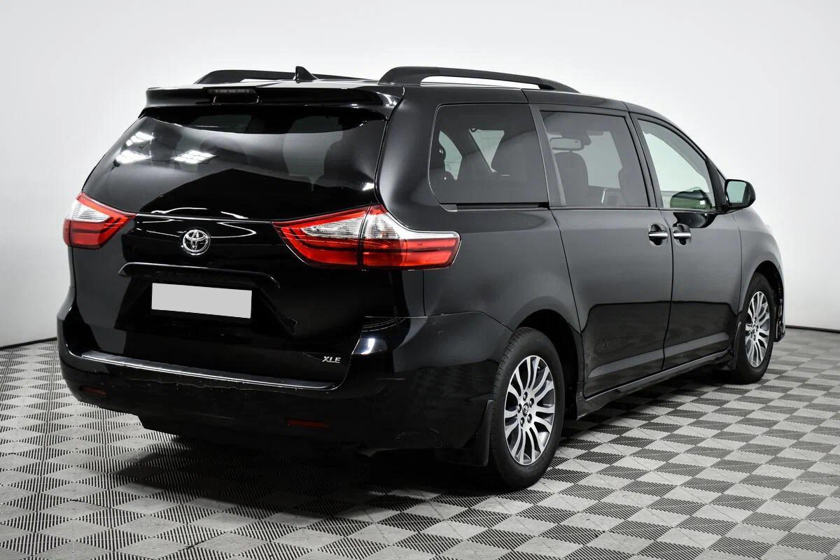 Toyota Sienna 2018, черный