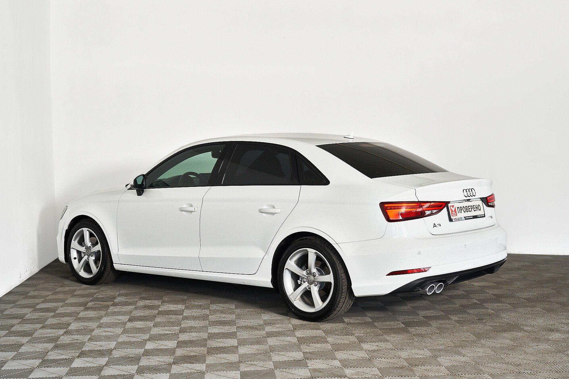 Audi A3 2018, белый