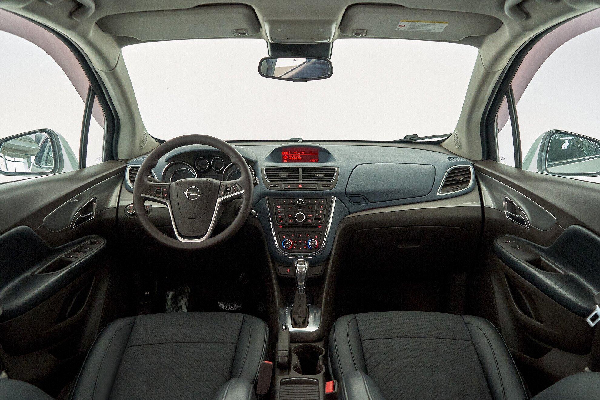 Opel Mokka 2013, белый