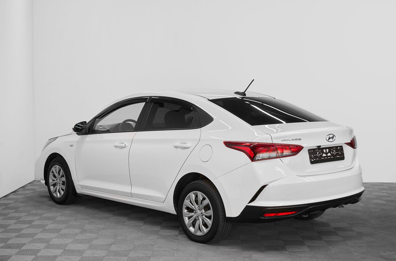 Hyundai Solaris 2021, белый
