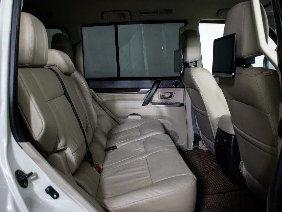 Mitsubishi Pajero 2019, белый