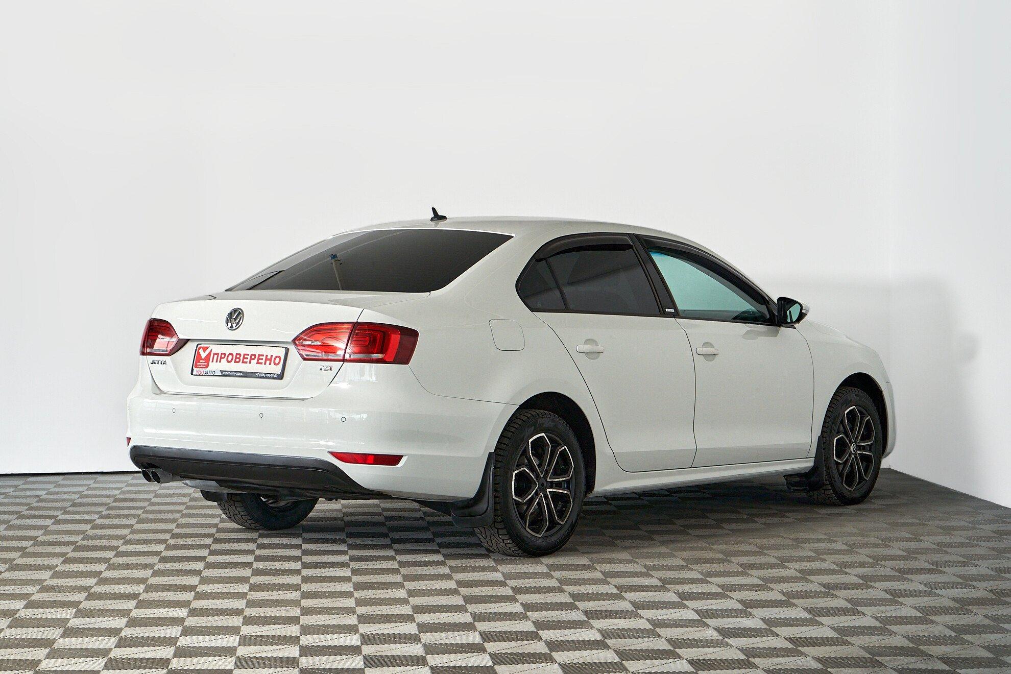 Volkswagen Jetta 2014, белый