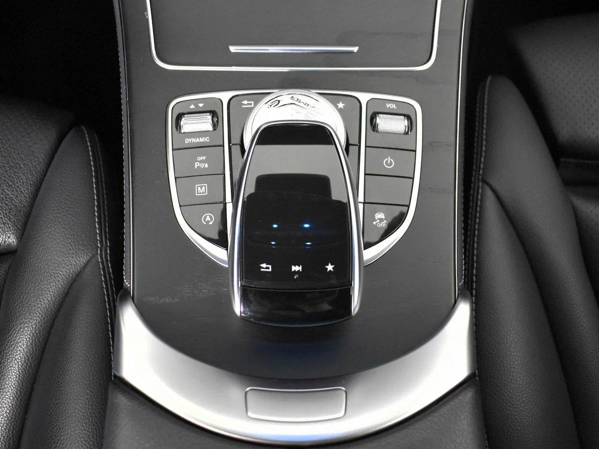 Mercedes-Benz GLC Coupe 2019, белый
