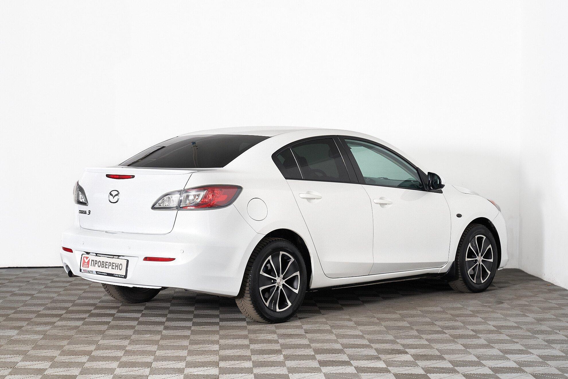 Mazda 3 2013, белый