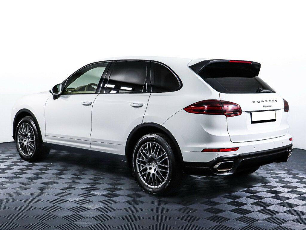 Porsche Cayenne 2018, белый